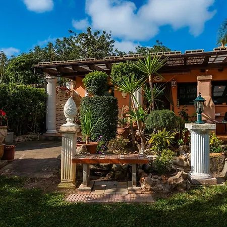 Ladimora Villa *